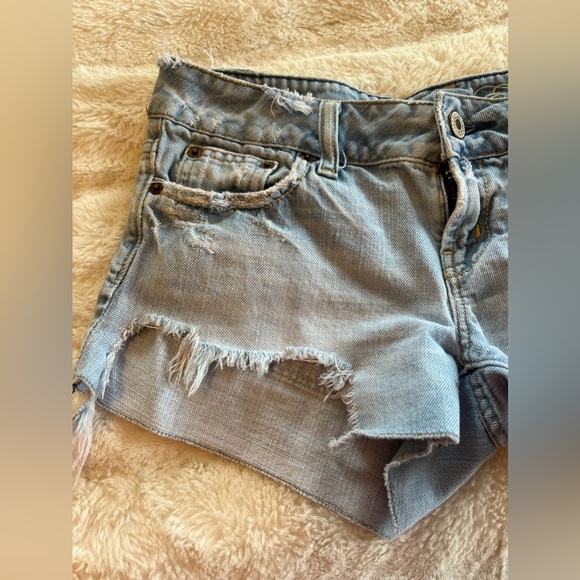 American Eagle Shorts - Picture 2 of 9